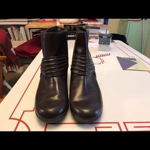Comfort plus dark brown ankle boots size 10